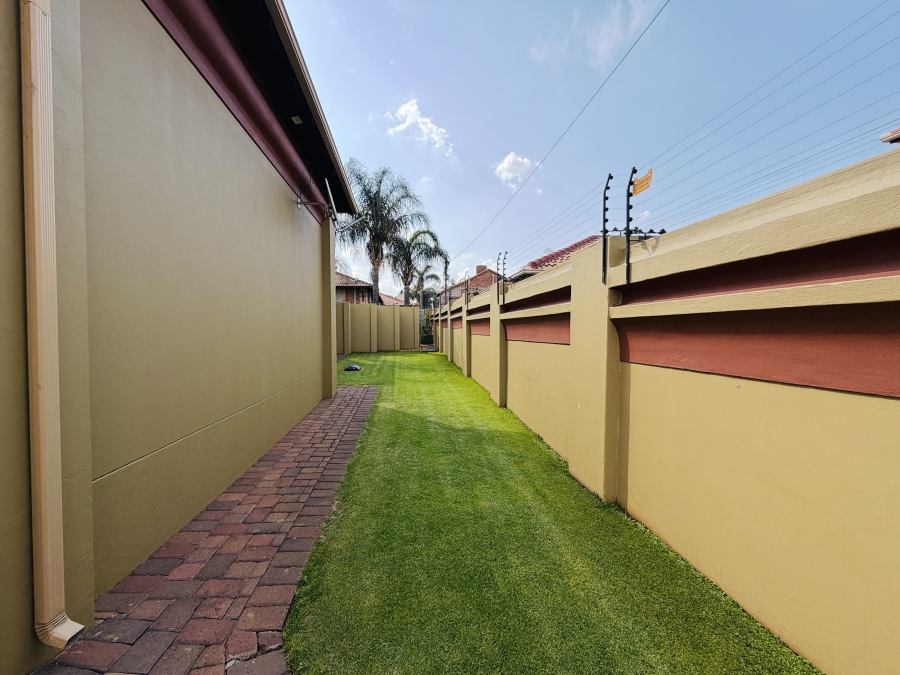 To Let 7 Bedroom Property for Rent in Aerorand Mpumalanga