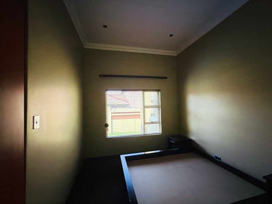 To Let 7 Bedroom Property for Rent in Aerorand Mpumalanga