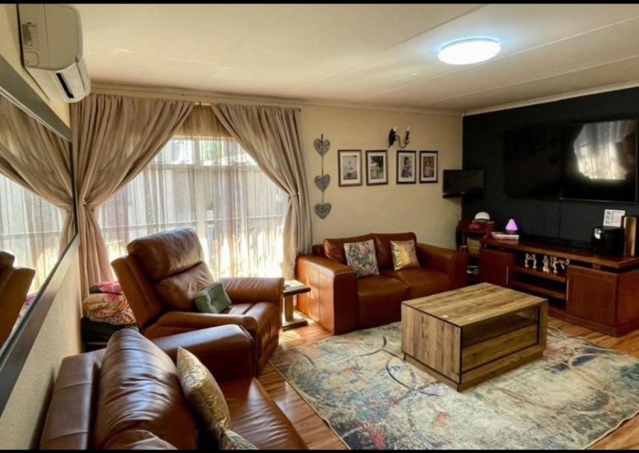 3 Bedroom Property for Sale in Suidheuwel Mpumalanga