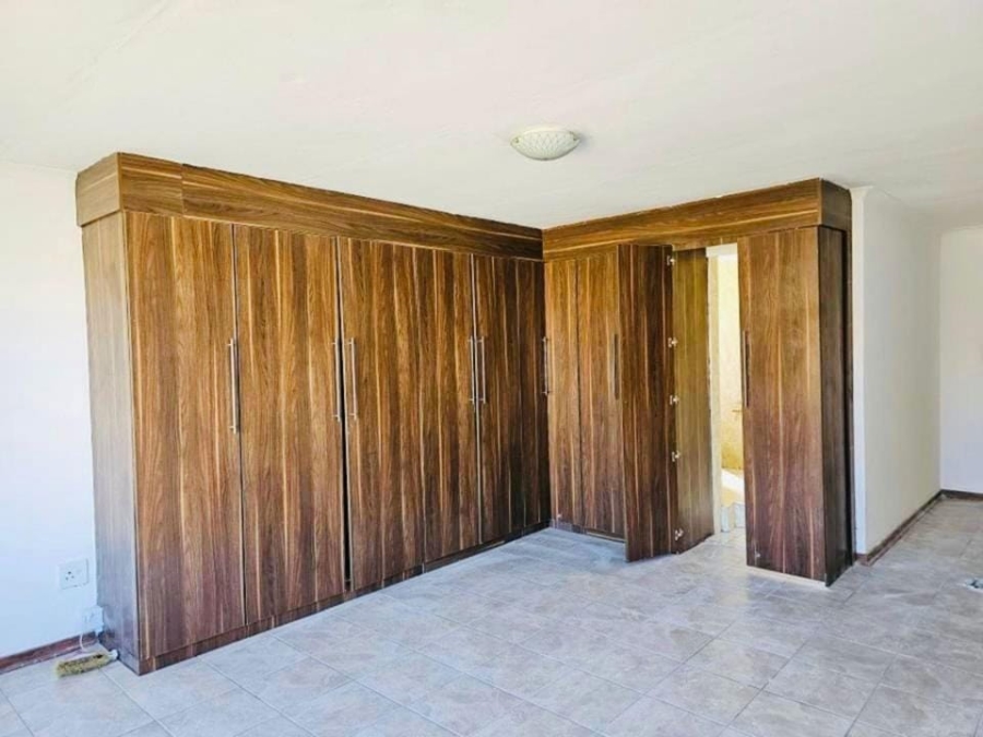 To Let 4 Bedroom Property for Rent in Model Park Mpumalanga