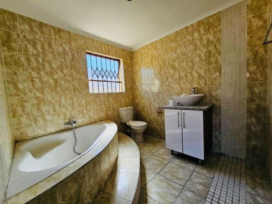 To Let 4 Bedroom Property for Rent in Model Park Mpumalanga