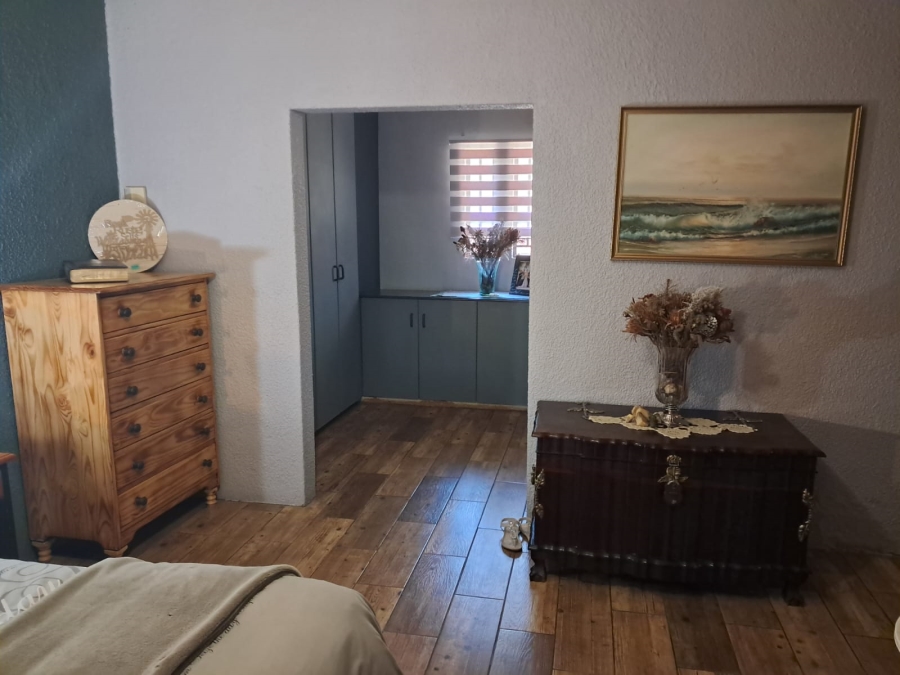 6 Bedroom Property for Sale in West Acres Mpumalanga