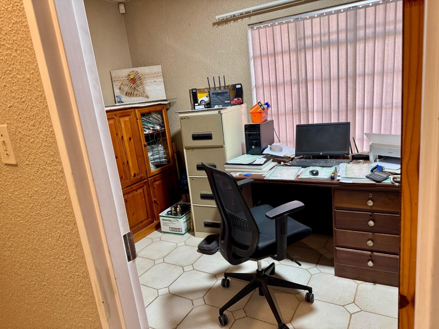 6 Bedroom Property for Sale in West Acres Mpumalanga