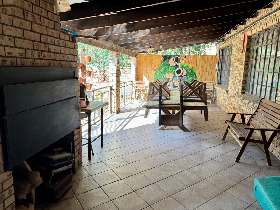 6 Bedroom Property for Sale in West Acres Mpumalanga