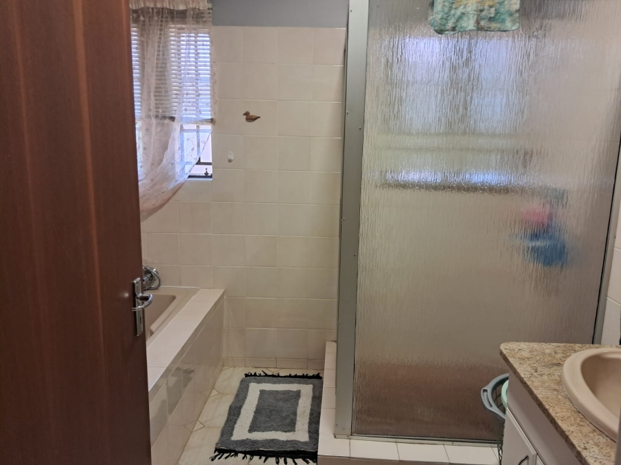 6 Bedroom Property for Sale in West Acres Mpumalanga