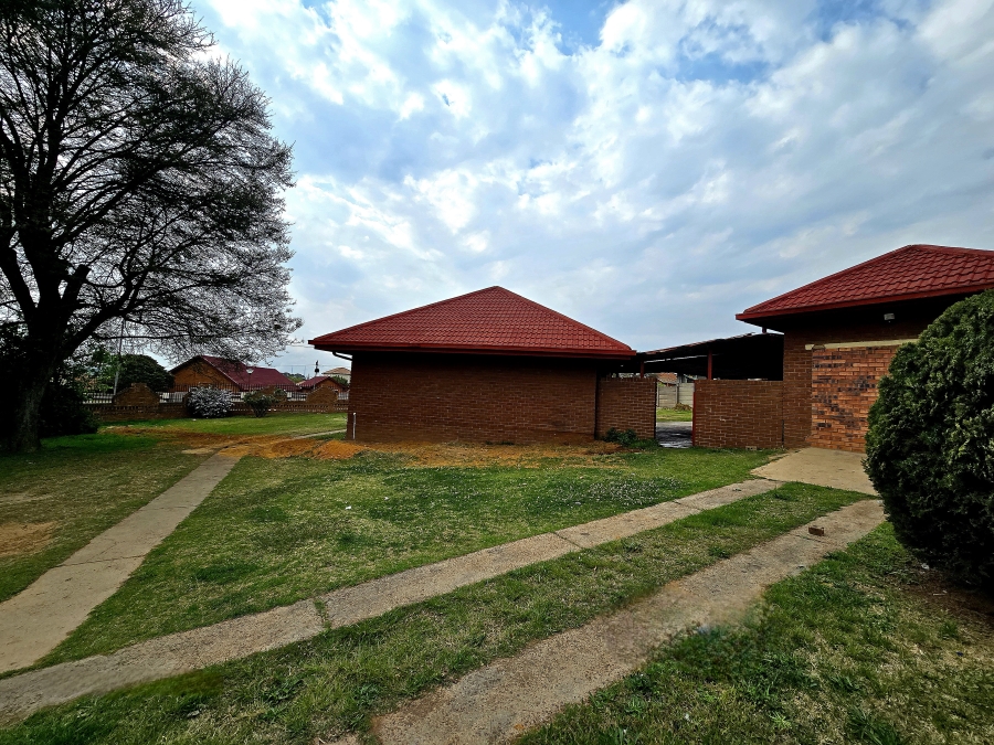 2 Bedroom Property for Sale in Duvha Park Ext 1 Mpumalanga