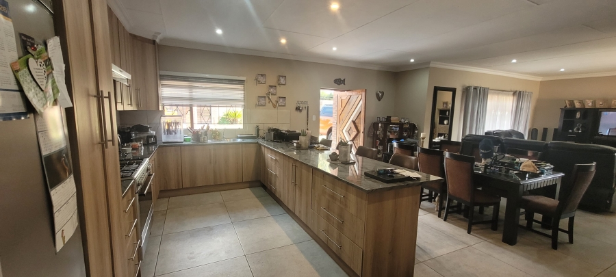 7 Bedroom Property for Sale in Groenkol Mpumalanga