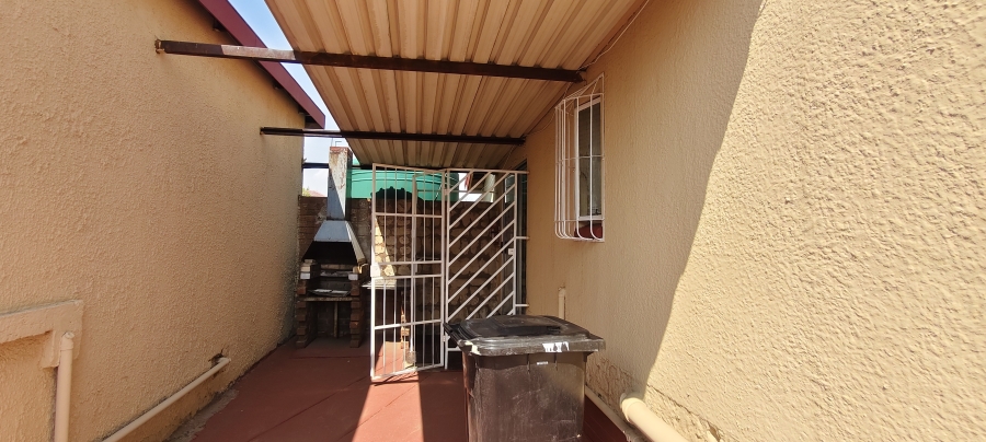 To Let 8 Bedroom Property for Rent in Kriel Mpumalanga