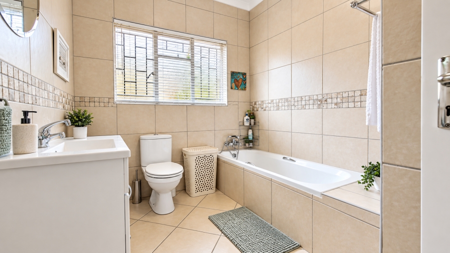 4 Bedroom Property for Sale in West Acres Ext 8 Mpumalanga