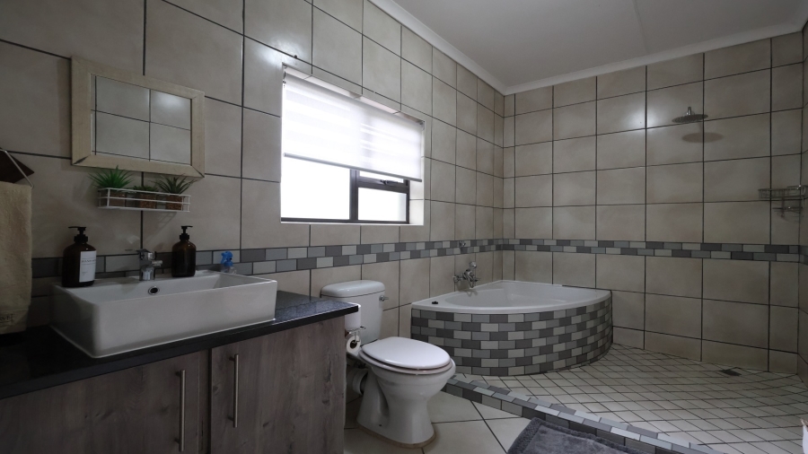 2 Bedroom Property for Sale in Marloth Park Mpumalanga