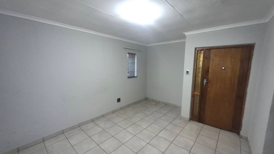 To Let 2 Bedroom Property for Rent in Noordrand Mpumalanga