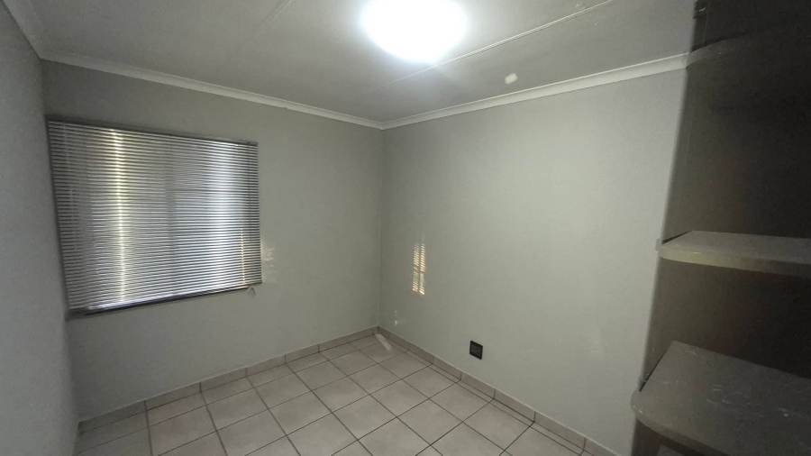 To Let 2 Bedroom Property for Rent in Noordrand Mpumalanga