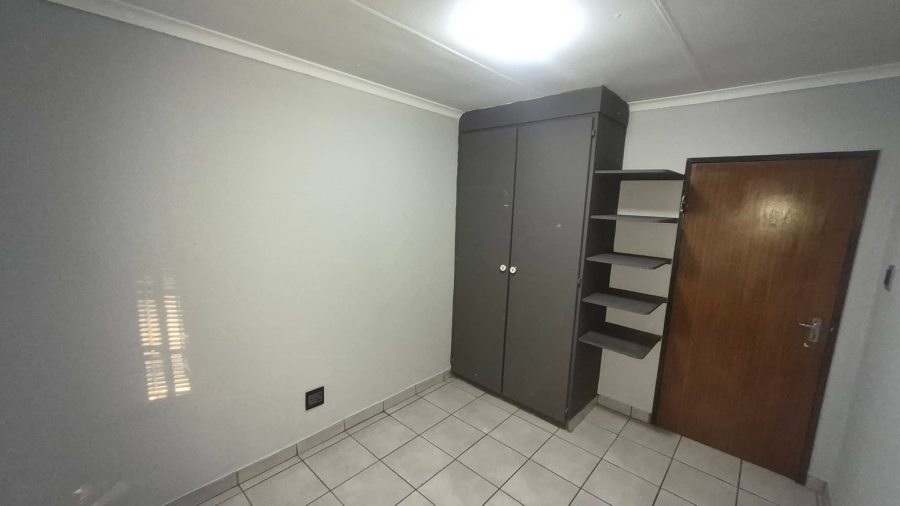 To Let 2 Bedroom Property for Rent in Noordrand Mpumalanga