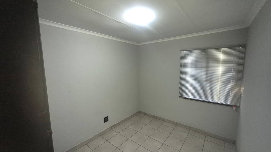 To Let 2 Bedroom Property for Rent in Noordrand Mpumalanga