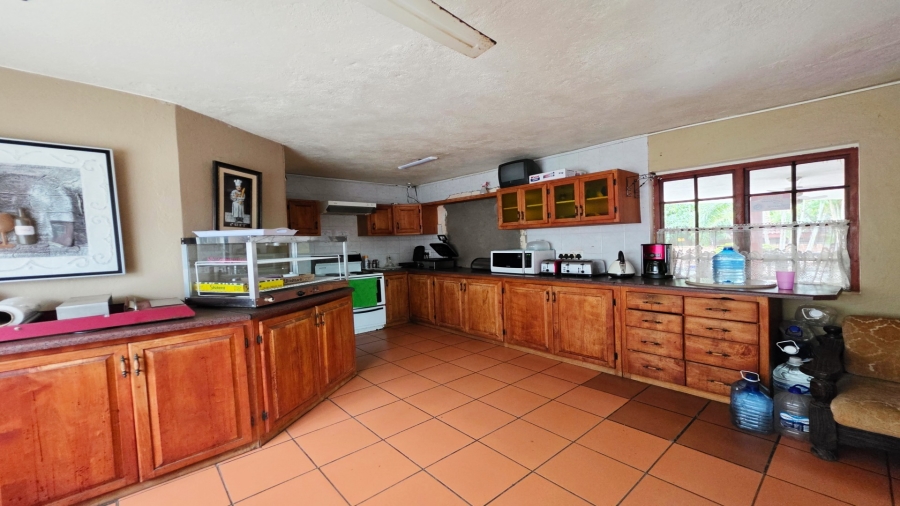 6 Bedroom Property for Sale in Malelane Mpumalanga