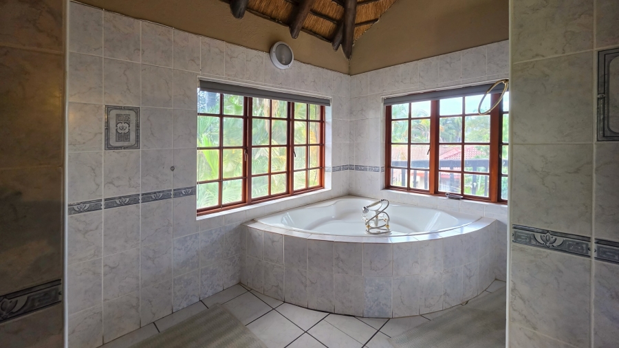 6 Bedroom Property for Sale in Malelane Mpumalanga