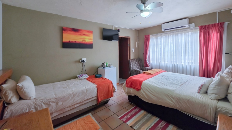 6 Bedroom Property for Sale in Malelane Mpumalanga