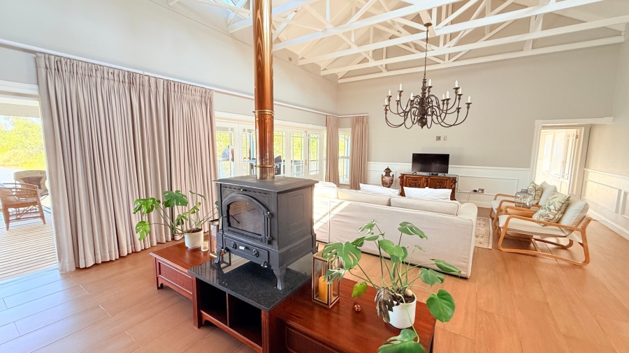 To Let 4 Bedroom Property for Rent in White River Estates Mpumalanga