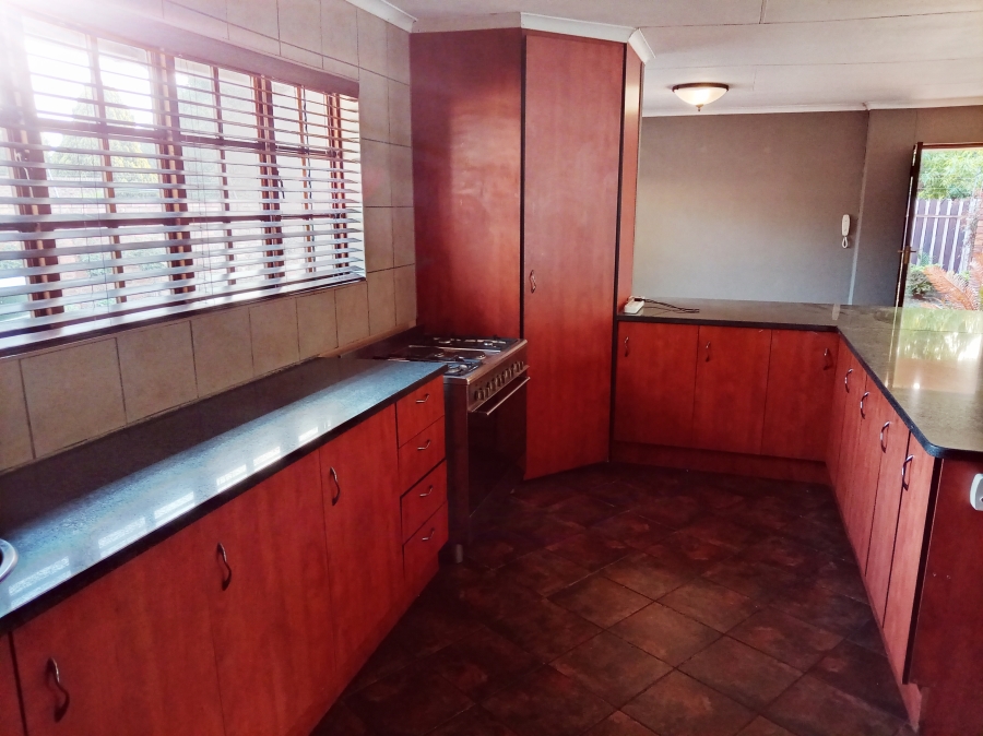 To Let 3 Bedroom Property for Rent in Suidheuwel Mpumalanga