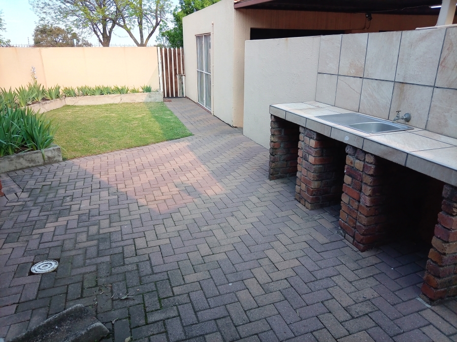 To Let 3 Bedroom Property for Rent in Suidheuwel Mpumalanga