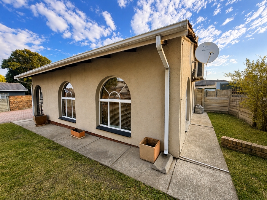 7 Bedroom Property for Sale in Cosmosrand Mpumalanga