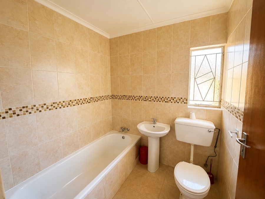 To Let 7 Bedroom Property for Rent in Cosmosrand Mpumalanga