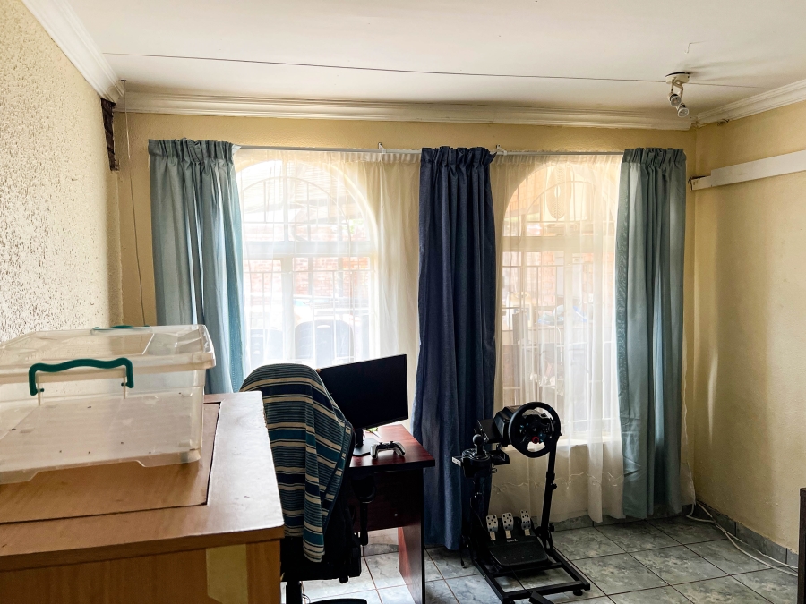 To Let 4 Bedroom Property for Rent in Dennesig Mpumalanga