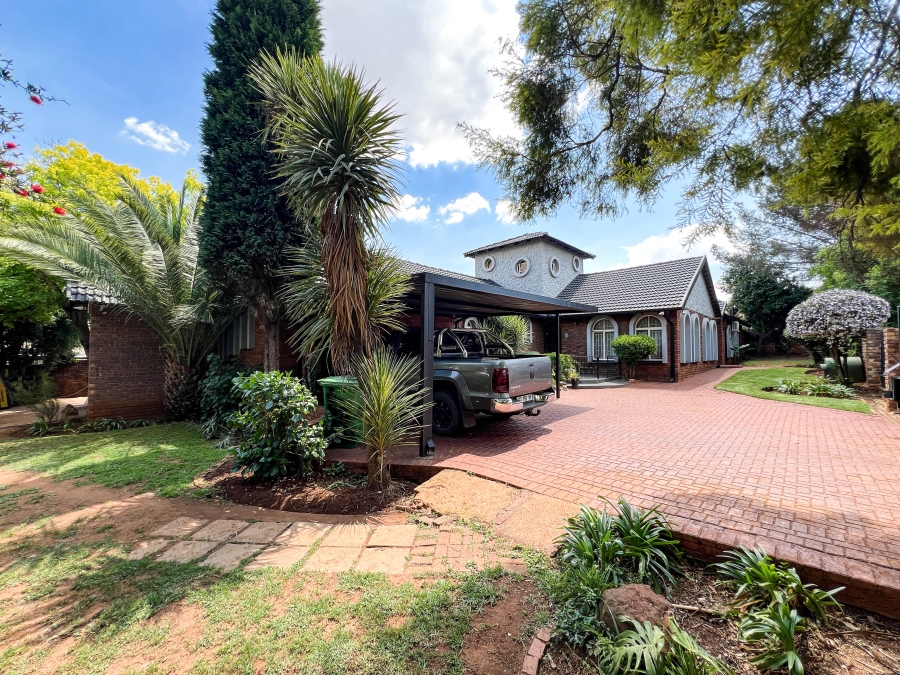 To Let 4 Bedroom Property for Rent in Dennesig Mpumalanga