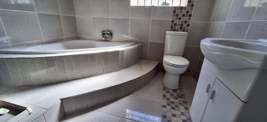 To Let 4 Bedroom Property for Rent in Model Park Mpumalanga