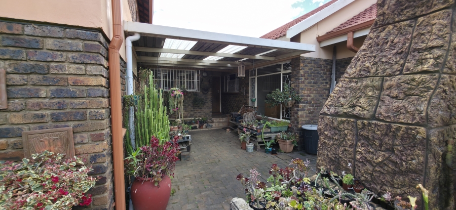 6 Bedroom Property for Sale in Del Judor Ext 4 Mpumalanga