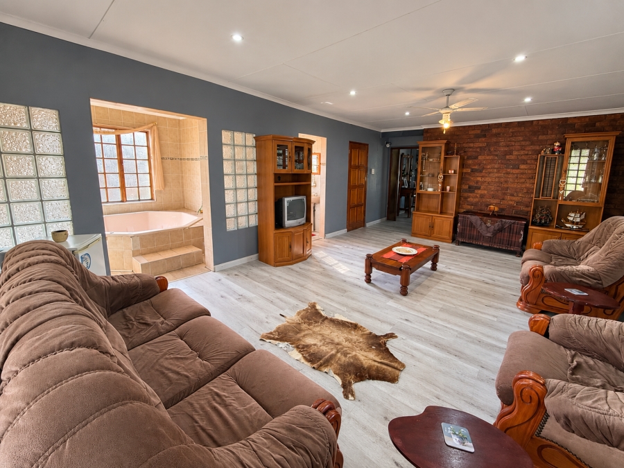 5 Bedroom Property for Sale in Suidheuwel Mpumalanga