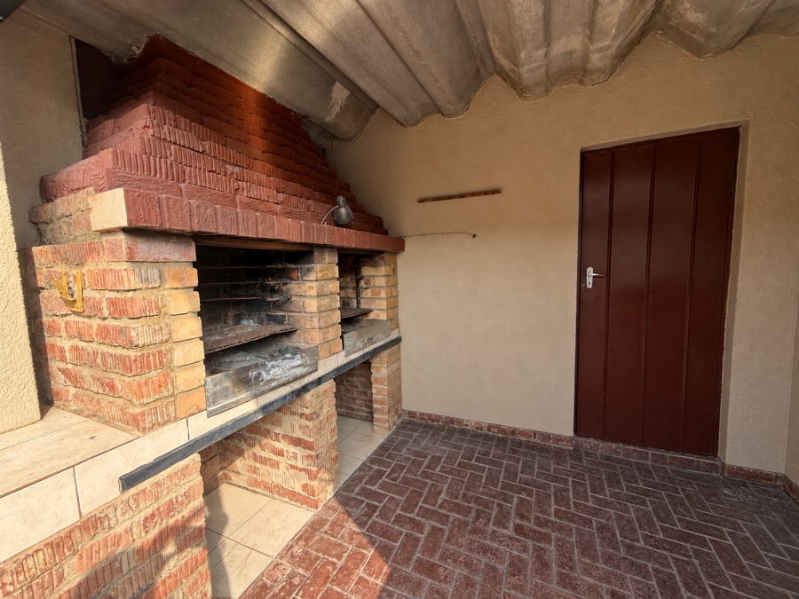 5 Bedroom Property for Sale in Suidheuwel Mpumalanga