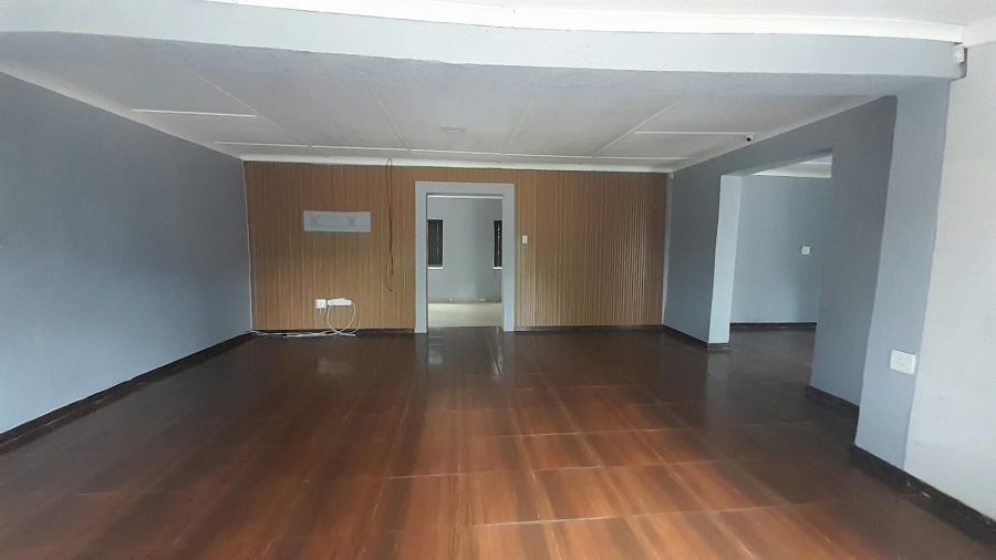 Commercial Property for Sale in White River Estates Mpumalanga