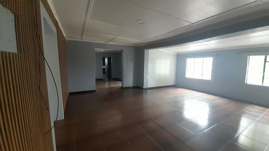 Commercial Property for Sale in White River Estates Mpumalanga