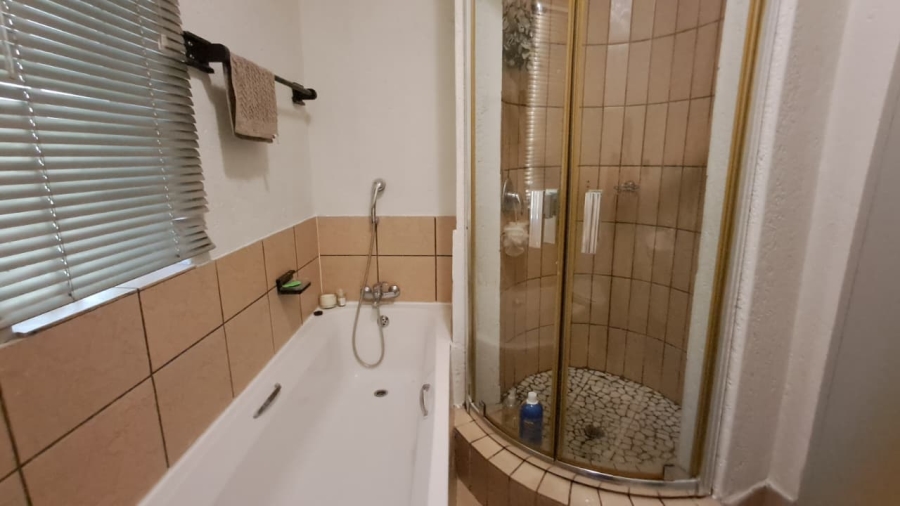 2 Bedroom Property for Sale in West Acres Ext 1 Mpumalanga