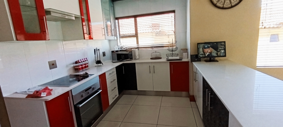 To Let 4 Bedroom Property for Rent in Ben Fleur Mpumalanga