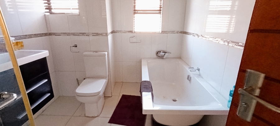 To Let 4 Bedroom Property for Rent in Ben Fleur Mpumalanga