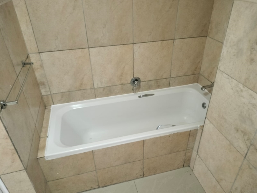 To Let 2 Bedroom Property for Rent in Stonehenge Mpumalanga
