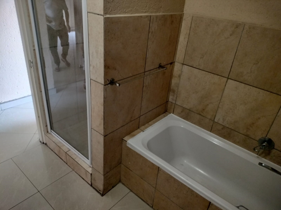 To Let 2 Bedroom Property for Rent in Stonehenge Mpumalanga