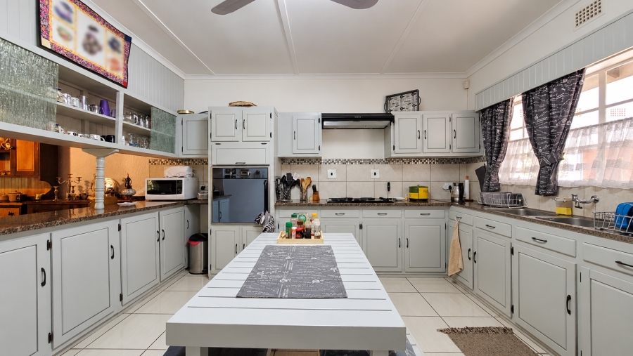 7 Bedroom Property for Sale in West Acres Ext 6 Mpumalanga