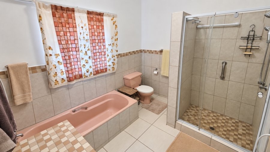 7 Bedroom Property for Sale in West Acres Ext 6 Mpumalanga