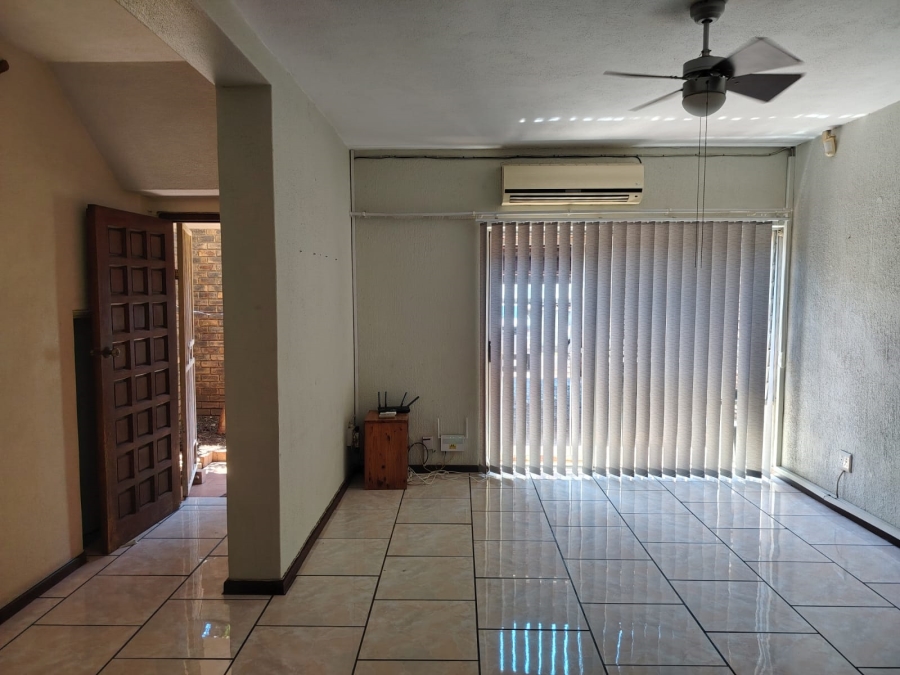 To Let 2 Bedroom Property for Rent in West Acres Mpumalanga