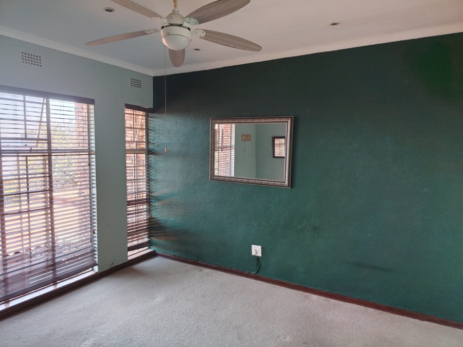 To Let 2 Bedroom Property for Rent in West Acres Mpumalanga