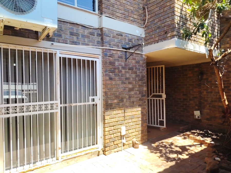 To Let 2 Bedroom Property for Rent in West Acres Mpumalanga