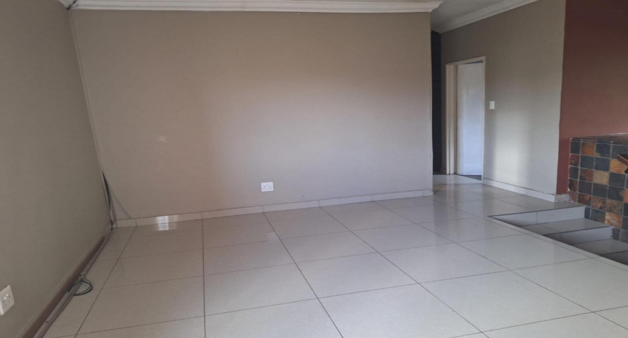 4 Bedroom Property for Sale in Stonehenge Mpumalanga