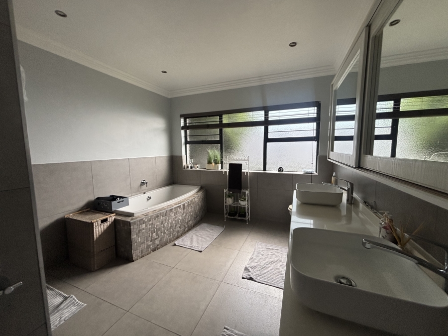 4 Bedroom Property for Sale in Bankenveld Estate Mpumalanga