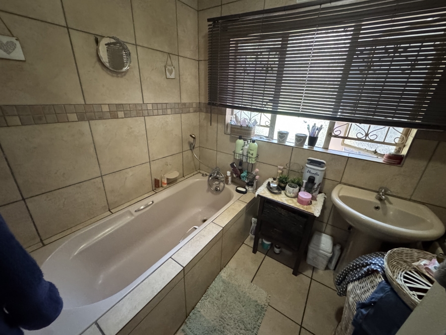 4 Bedroom Property for Sale in Barberton Mpumalanga