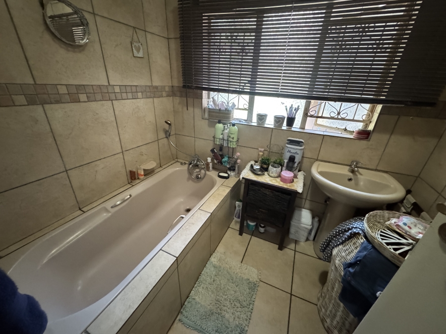 4 Bedroom Property for Sale in Barberton Mpumalanga