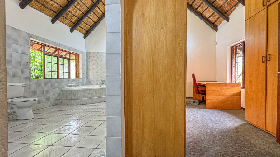 4 Bedroom Property for Sale in Sonheuwel Ext 1 Mpumalanga
