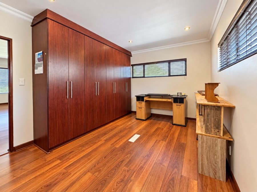 5 Bedroom Property for Sale in Ben Fleur Mpumalanga